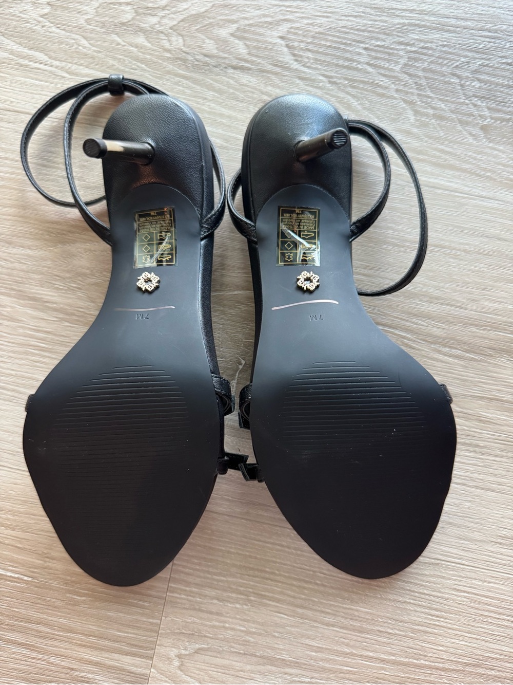 NWOT White House Black Market Black Strappy Ankle-Tie Heels - Picture 14 of 14